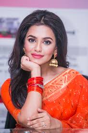 আপাত পাত্র খুঁজতে বারণ করলেন নুসরাত ফারিয়া