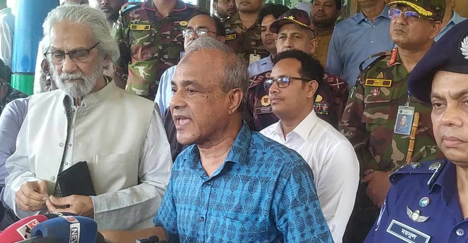 দেশে আইন-শৃঙ্খলা পরিস্থিতি অবনতির স্বীকারোক্তি স্বরাষ্ট্র উপদেষ্টার