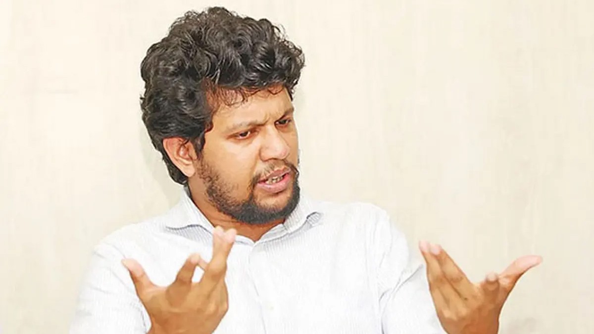 অনেকেই সংঘাতে জড়াচ্ছেন না তবে, মুখিয়ে আছেন : তথ্য উপদেষ্টা